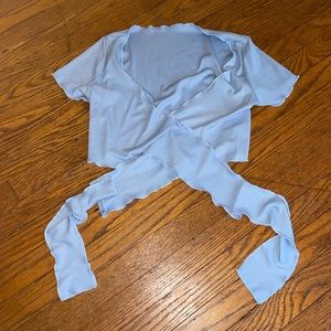 Blue criss cross wrap top!